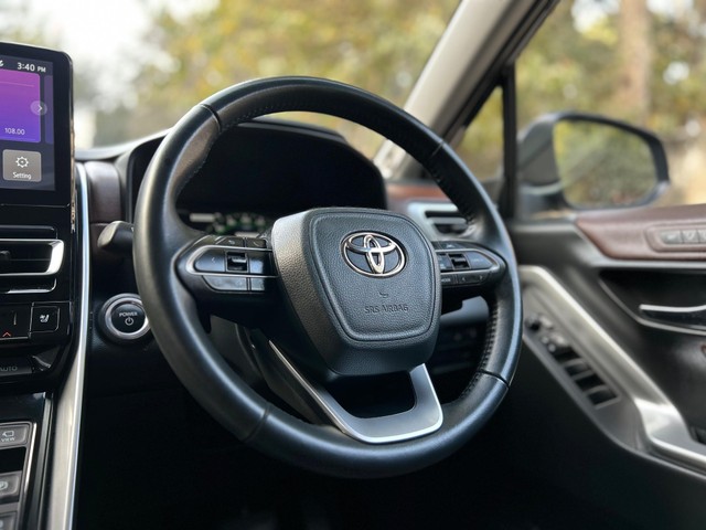 Second-hand 2024 Toyota Innova Hycross ZX(O) Hybrid for sale in New Delhi-9