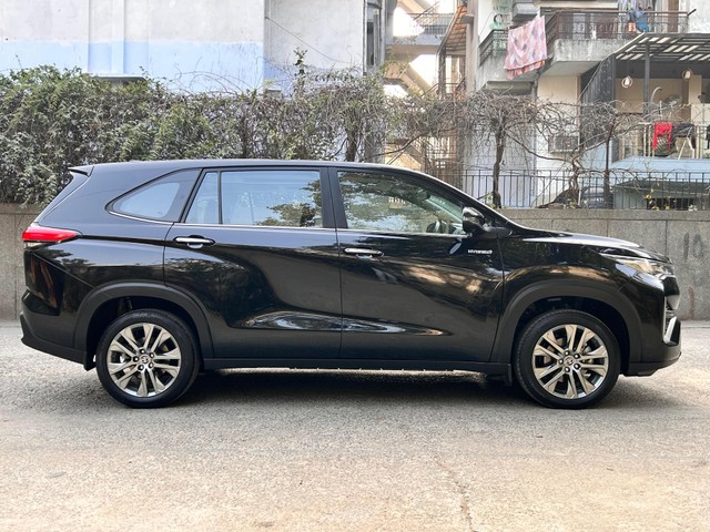 Second-hand 2024 Toyota Innova Hycross ZX(O) Hybrid for sale in New Delhi-1