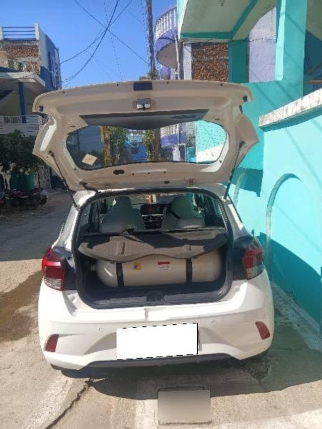 Second-hand 2023 Hyundai Grand i10 Nios Sportz CNG for sale in Sagar-4