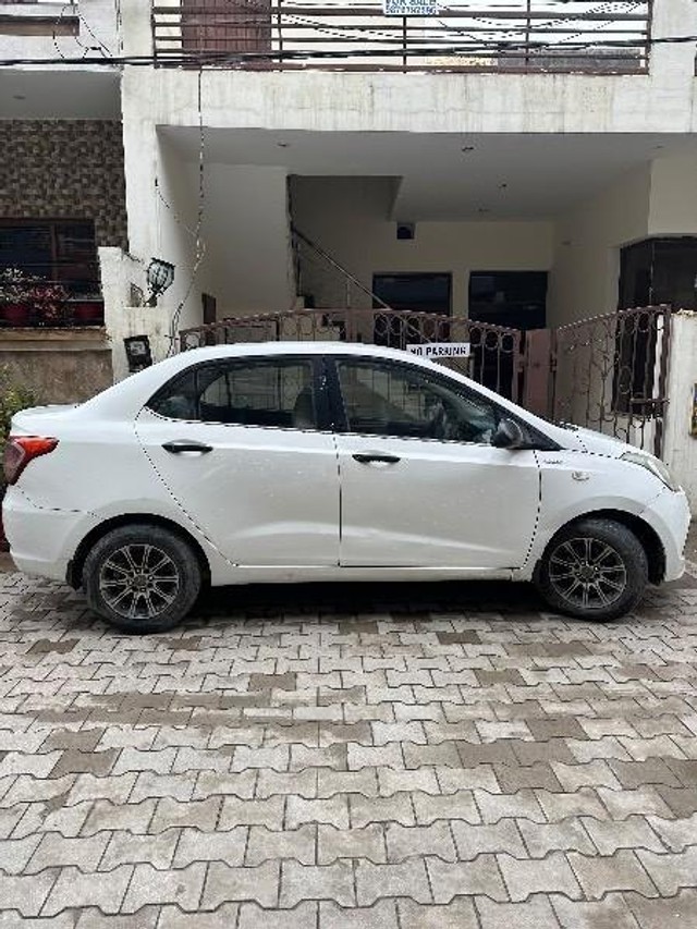 Second-hand 2015 Hyundai Xcent 1.1 CRDi Base for sale in Kharar-4