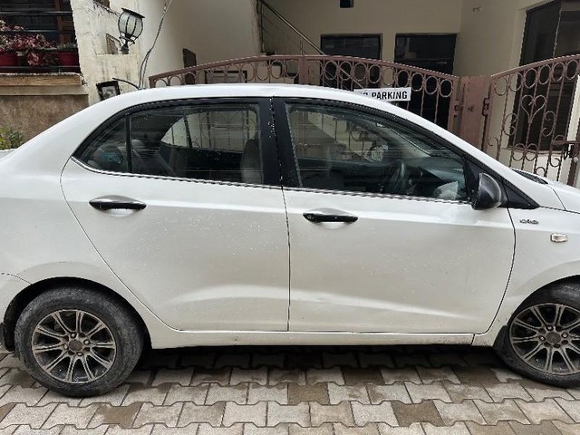 Second-hand 2015 Hyundai Xcent 1.1 CRDi Base for sale in Kharar-2