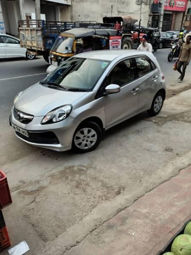 Second-hand 2014 Honda Brio S MT for sale in Ambala-2
