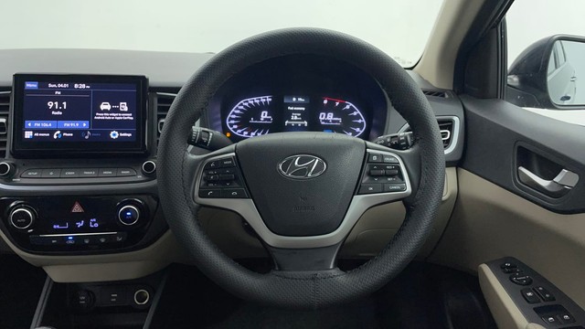 Second-hand 2023 Hyundai Verna SX Diesel for sale in Chennai-33