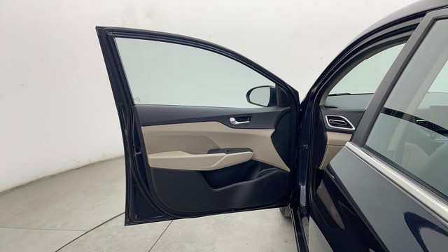 Second-hand 2023 Hyundai Verna SX Diesel for sale in Chennai-30