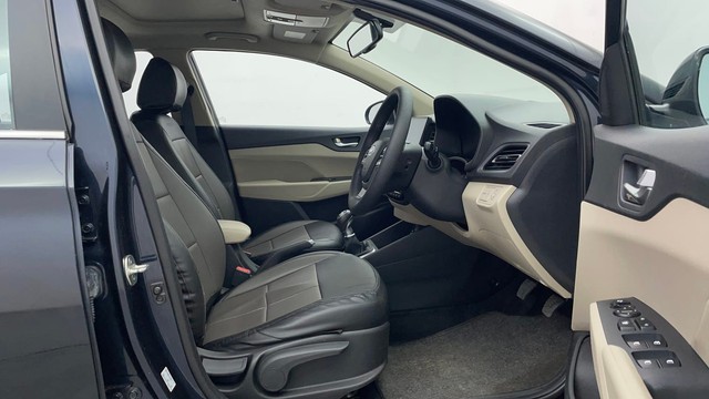 Second-hand 2023 Hyundai Verna SX Diesel for sale in Chennai-15