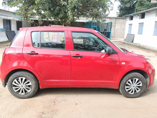 Second-hand 2006 Maruti Swift 1.3 ZXI for sale in Coimbatore-3
