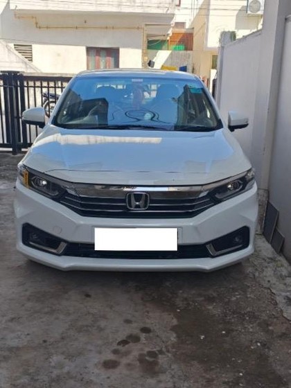 Second-hand 2022 Honda Amaze 2nd Gen VX CVT BSVI for sale in Vadodara
