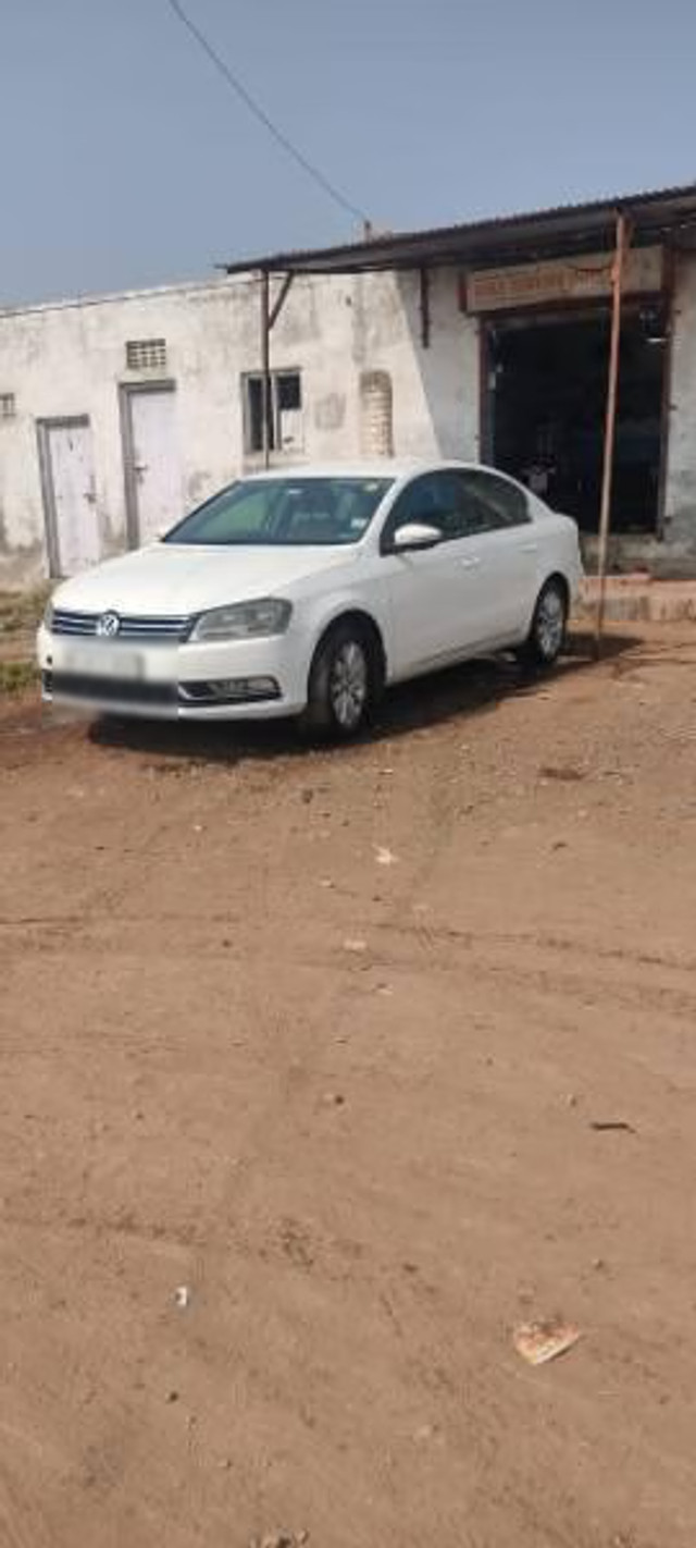 Second-hand 2013 Volkswagen Passat Diesel Trendline for sale in Aurangabad-3