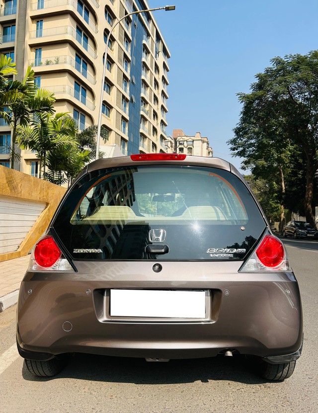 Second-hand 2015 Honda Brio VX AT for sale in Surat-1