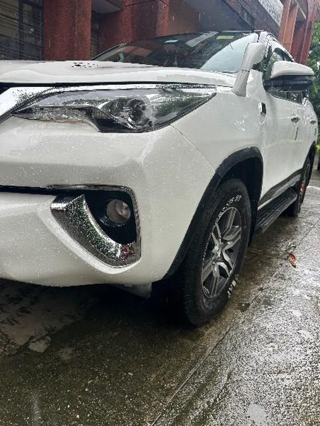 Second-hand 2017 Toyota Fortuner 2.8 2WD MT BSIV for sale in Pilibhit-5