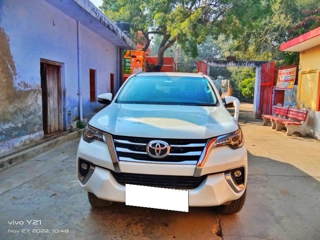 Second-hand 2017 Toyota Fortuner 2.8 2WD MT BSIV for sale in Pilibhit-6