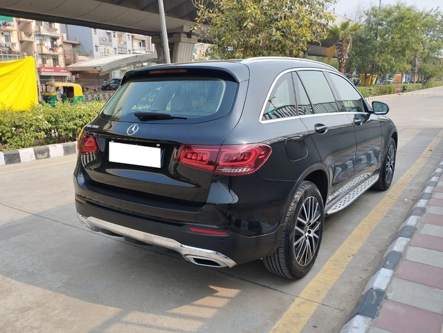 Second-hand 2022 Mercedes-Benz GLC 200 for sale in New Delhi-8