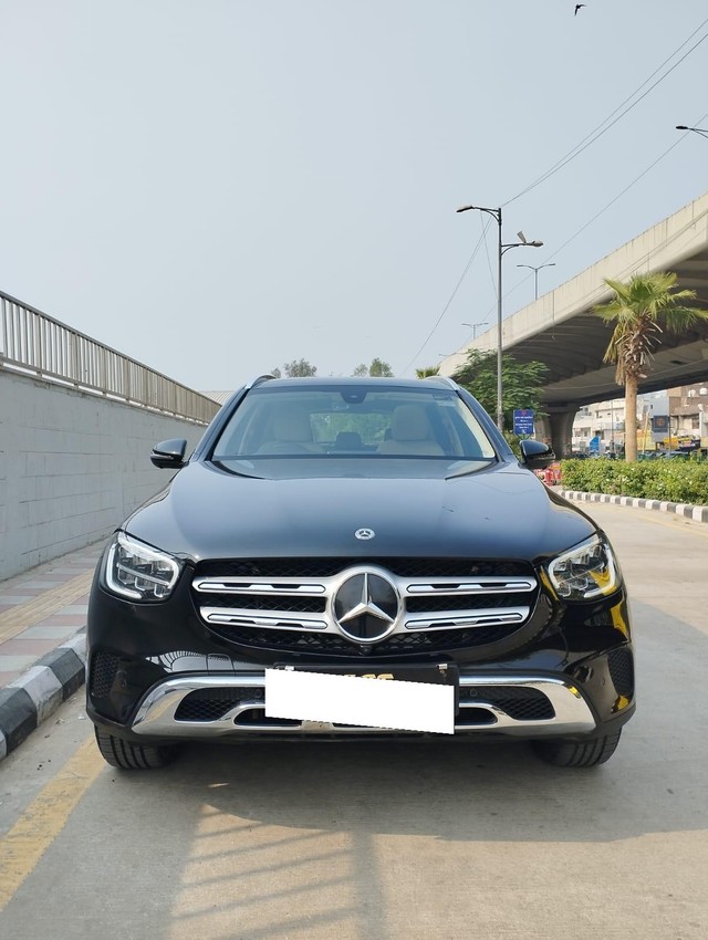 Second-hand 2022 Mercedes-Benz GLC 200 for sale in New Delhi-4