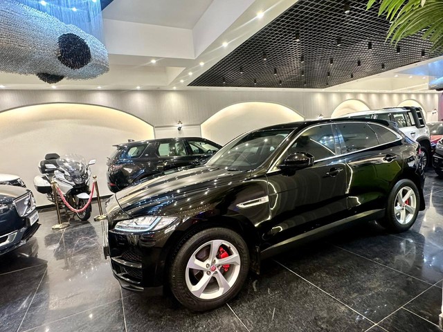 Second-hand 2017 Jaguar F-Pace Prestige 2.0 AWD for sale in New Delhi-17