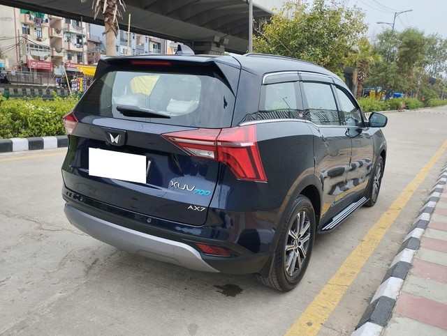 Second-hand 2024 Mahindra XUV700 AX7 7Str AT for sale in New Delhi-10