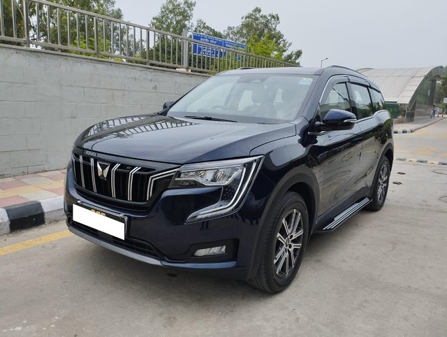 Second-hand 2024 Mahindra XUV700 AX7 7Str AT for sale in New Delhi-3