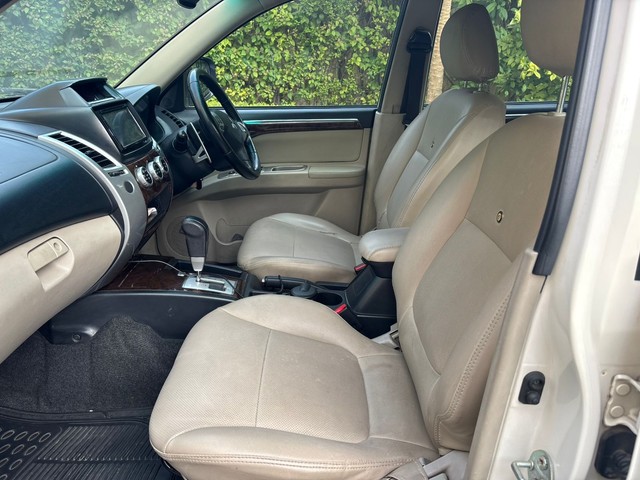 Second-hand 2016 Mitsubishi Pajero Sport 4X2 AT for sale in New Delhi-15