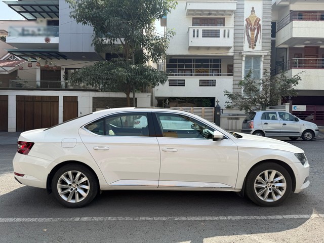 Second-hand 2018 Skoda Superb LK 2.0 TDI AT for sale in Bangalore-1