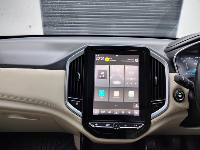 Second-hand 2022 MG Hector Sharp Diesel Dualtone for sale in Visakhapatnam-23