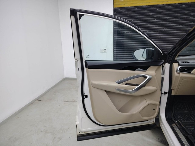 Second-hand 2022 MG Hector Sharp Diesel Dualtone for sale in Visakhapatnam-30