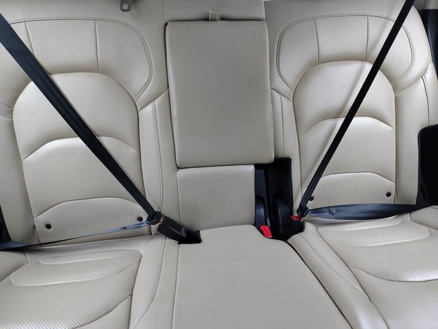 Second-hand 2022 MG Hector Sharp Diesel Dualtone for sale in Visakhapatnam-27