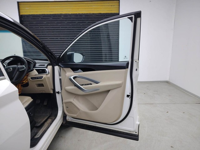 Second-hand 2022 MG Hector Sharp Diesel Dualtone for sale in Visakhapatnam-16
