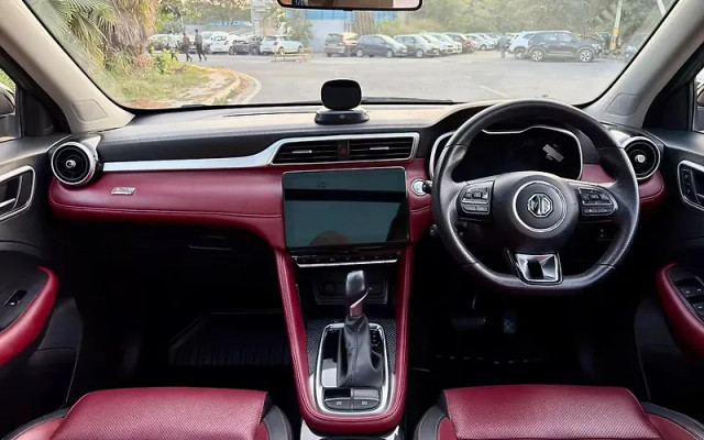 Second-hand 2023 MG Astor Savvy CVT Red BSVI for sale in Gurgaon-5