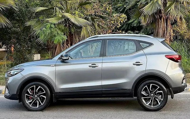 Second-hand 2023 MG Astor Savvy CVT Red BSVI for sale in Gurgaon-2