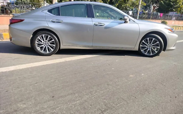 Second-hand 2021 Lexus ES 300h Luxury 2020-2022 for sale in Gurgaon-2