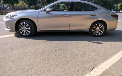 Second-hand 2021 Lexus ES 300h Luxury 2020-2022 for sale in Gurgaon