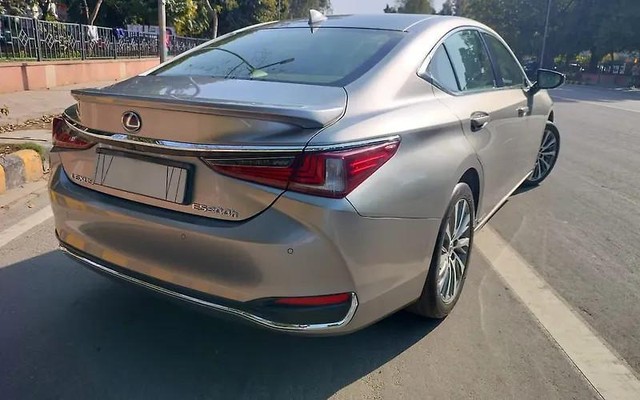 Second-hand 2021 Lexus ES 300h Luxury 2020-2022 for sale in Gurgaon-3