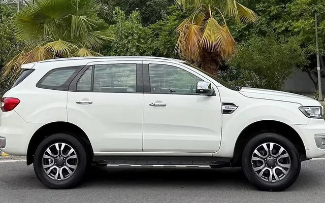 Second-hand 2019 Ford Endeavour Titanium Plus 4X2 for sale in Gurgaon-1