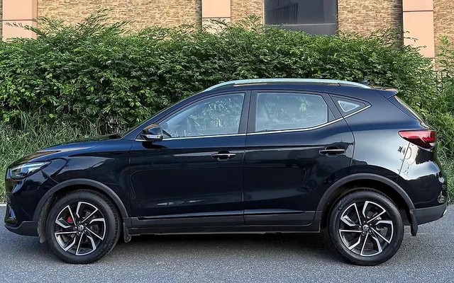 Second-hand 2023 MG Astor Savvy CVT Red BSVI for sale in Gurgaon-3