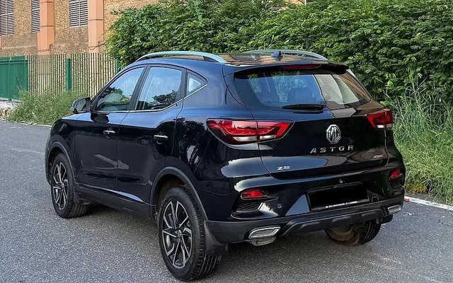 Second-hand 2023 MG Astor Savvy CVT Red BSVI for sale in Gurgaon-5