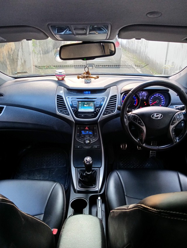 Second-hand 2017 Hyundai Elantra 1.6 SX for sale in Kolkata-13