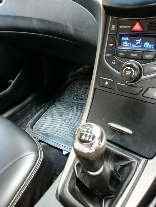 Second-hand 2017 Hyundai Elantra 1.6 SX for sale in Kolkata-7