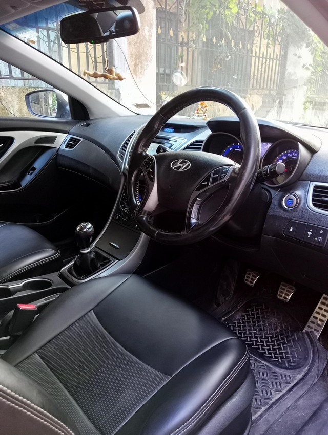 Second-hand 2017 Hyundai Elantra 1.6 SX for sale in Kolkata-8