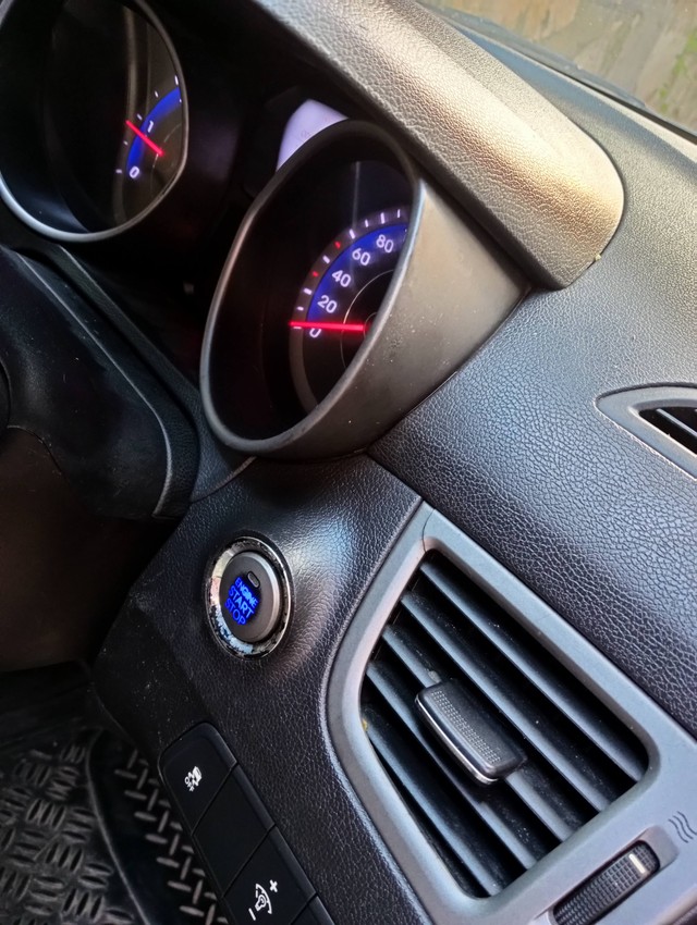 Second-hand 2017 Hyundai Elantra 1.6 SX for sale in Kolkata-11