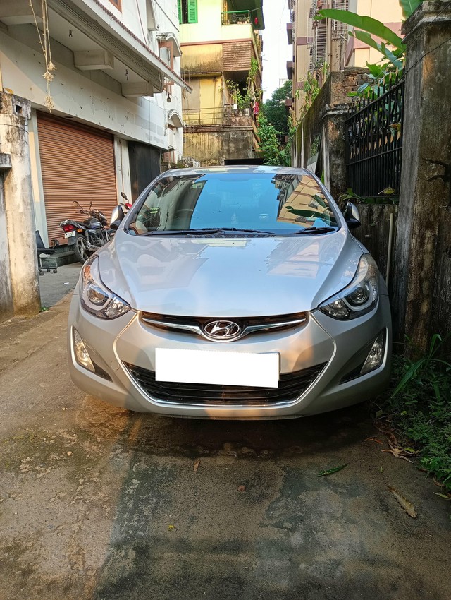 Second-hand 2017 Hyundai Elantra 1.6 SX for sale in Kolkata-5