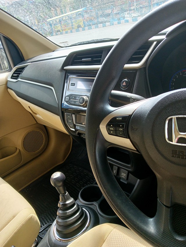 Second-hand 2017 Honda Amaze S Petrol BSIV for sale in Kolkata-11