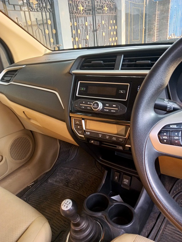 Second-hand 2017 Honda Amaze S Petrol BSIV for sale in Kolkata-8