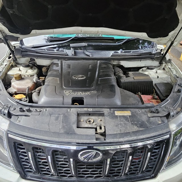 Second-hand 2016 Mahindra XUV500 R W10 FWD for sale in Hyderabad-5