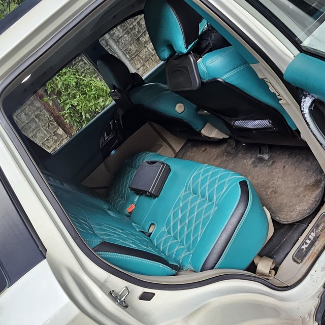 Second-hand 2016 Mahindra XUV500 R W10 FWD for sale in Hyderabad-4