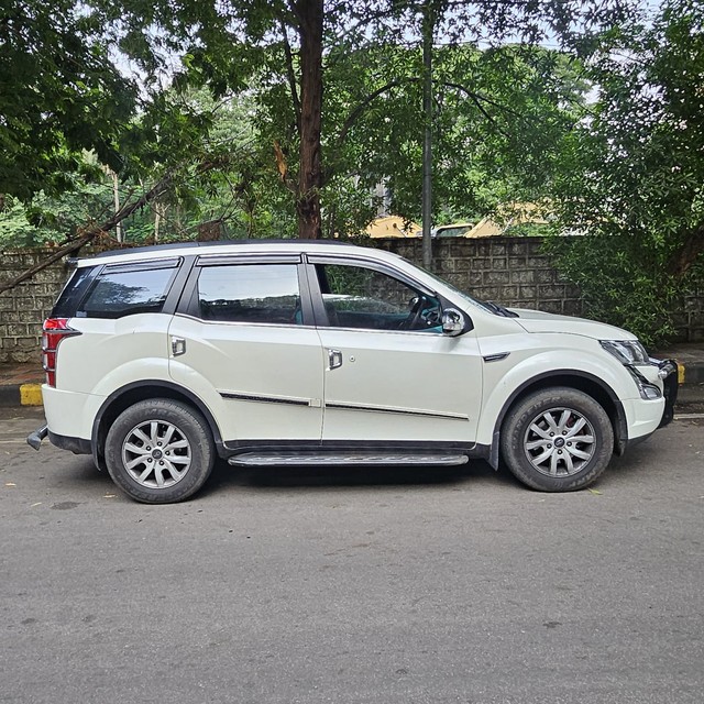 Second-hand 2016 Mahindra XUV500 R W10 FWD for sale in Hyderabad-7