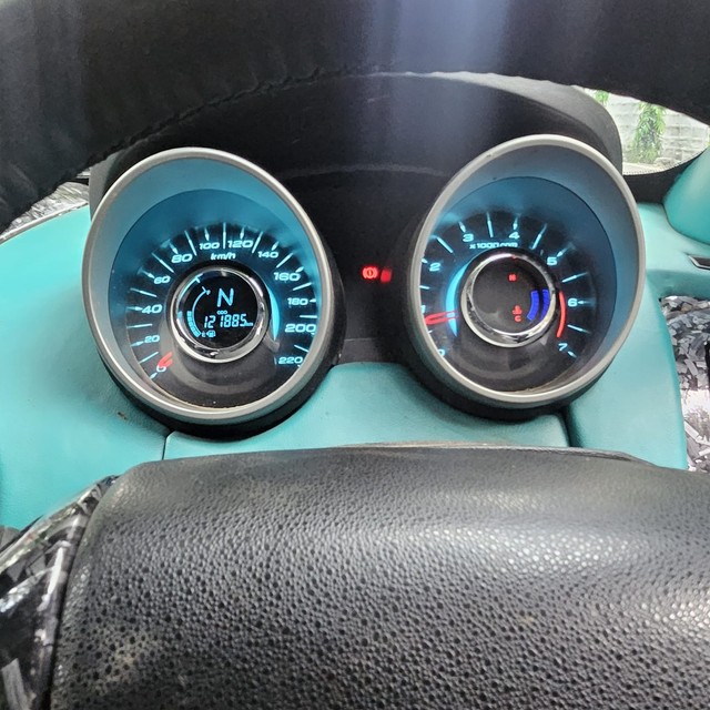 Second-hand 2016 Mahindra XUV500 R W10 FWD for sale in Hyderabad-3