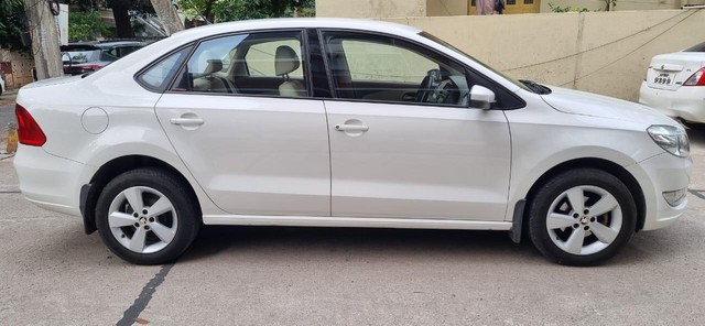 Second-hand 2016 Skoda Rapid 1.5 TDI AT Style Plus for sale in Vijayawada-2