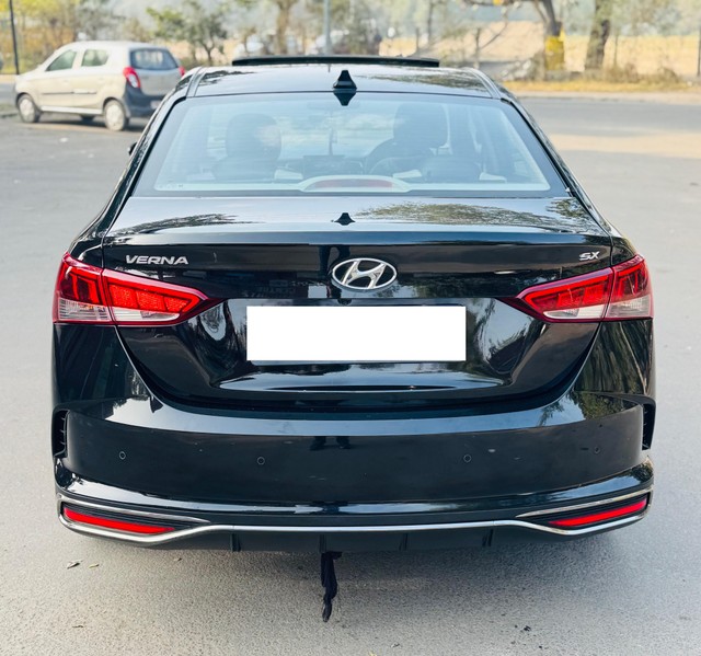 Second-hand 2022 Hyundai Verna SX for sale in Chandigarh-2