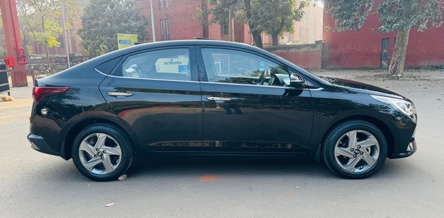 Second-hand 2022 Hyundai Verna SX for sale in Chandigarh-1