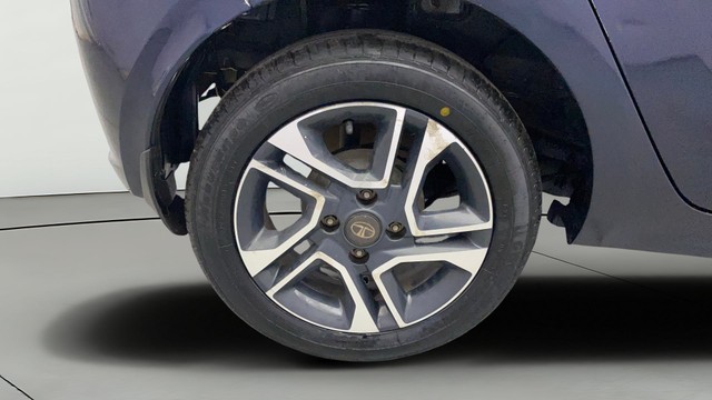 Second-hand 2023 Tata Tiago XZ Plus for sale in Kochi-24