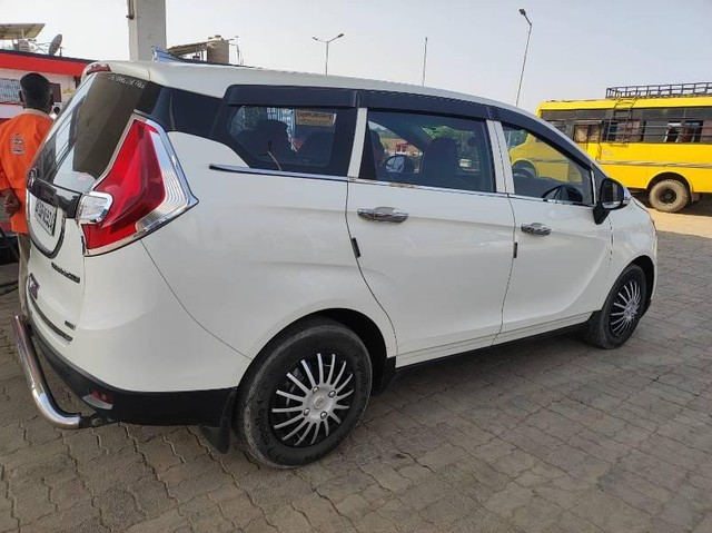 Second-hand 2021 Mahindra Marazzo M2 8Str BSVI for sale in Patna-3